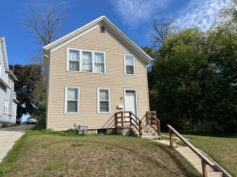 922 Broadway, Sheboygan, WI 53081