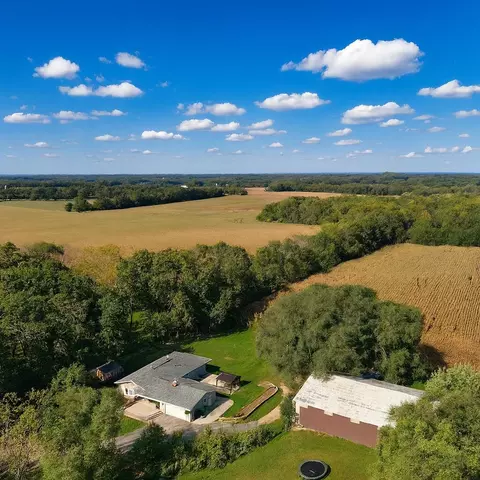 6120 Town Line, Waterford, WI 53185