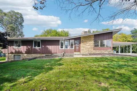 n94w15652 Ridgeview, Menomonee Falls, WI 53051