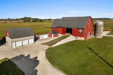 8226 Wilharms, Newton, WI 54220