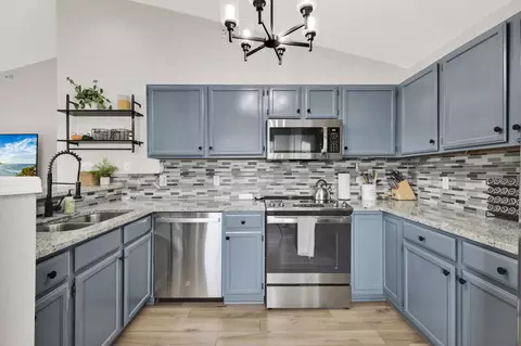 205 W Aspen #8, Oak Creek, WI 53154
