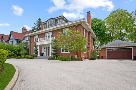 3900 N N Lk, Shorewood, WI 53211
