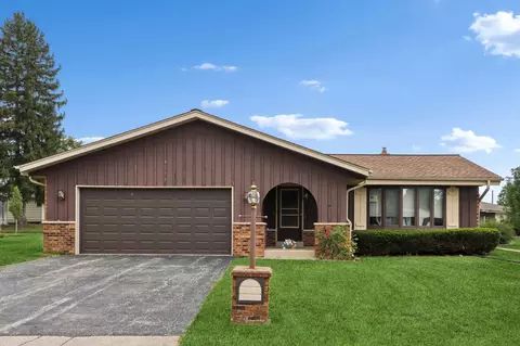 3374 W Kimberly, Greenfield, WI 53221