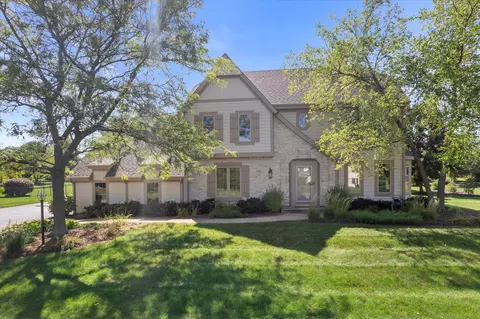 n49w28215 Maryanns, Pewaukee, WI 53072