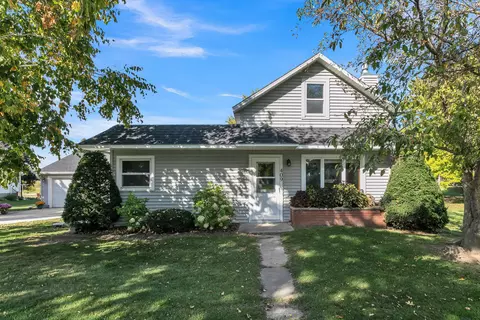 409 Mt Carmel, Mount Calvary, WI 53057