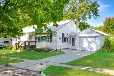 208 S S Cir, Viroqua, WI 54665
