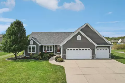 10555 S Singing Lark, Oak Creek, WI 53154