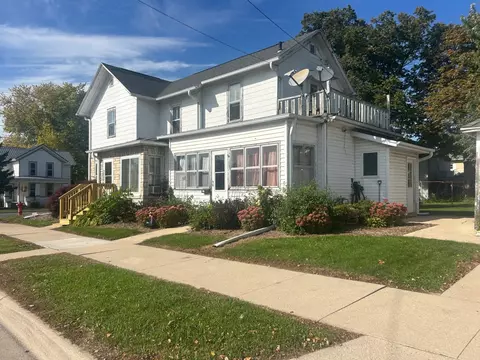 913 S 3rd #913 1/2, Watertown, WI 53094