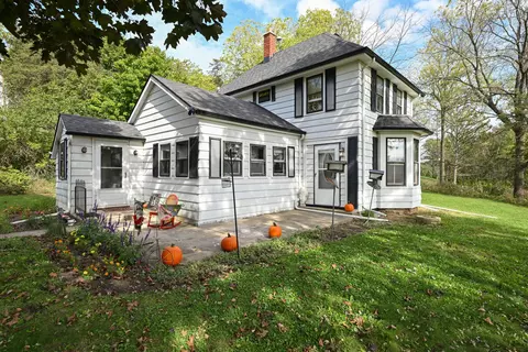 s96w22870 River Oaks, Big Bend, WI 53103