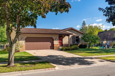 608 8th, Onalaska, WI 54650