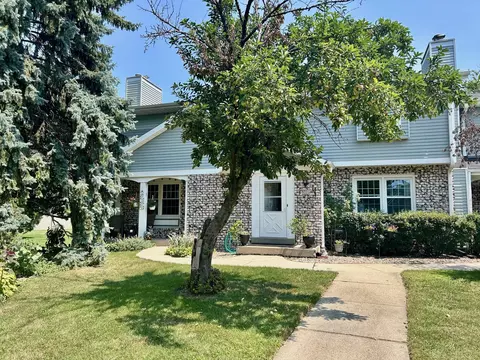 5221 W Loomis, Greendale, WI 53129