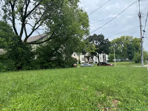 1521 W Wright, Milwaukee, WI 53206