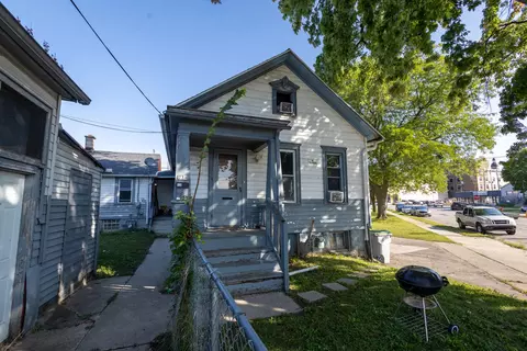 734 W Windlake #738, Milwaukee, WI 53204