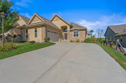 3600 Hawthorn Hl, Waukesha, WI 53188