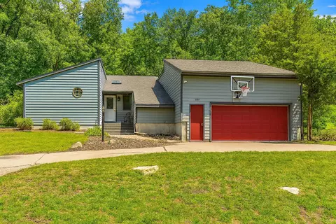 386 Pleasant Hl, Winona, MN 55987