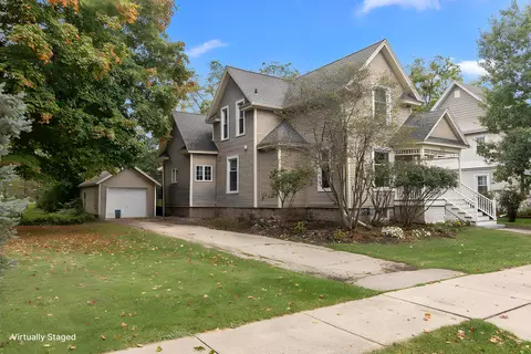 214 Randall, Elkhorn, WI 53121
