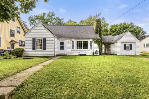 936 Perkins, Waukesha, WI 53186