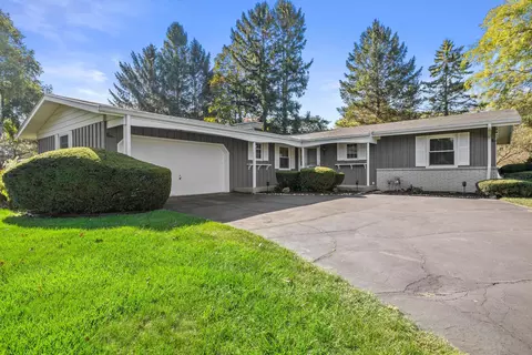 221 Hollow Crk, Wind Point, WI 53402