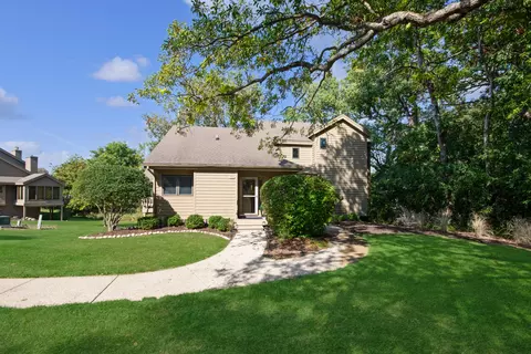 949 Duck Pond, Fontana, WI 53125