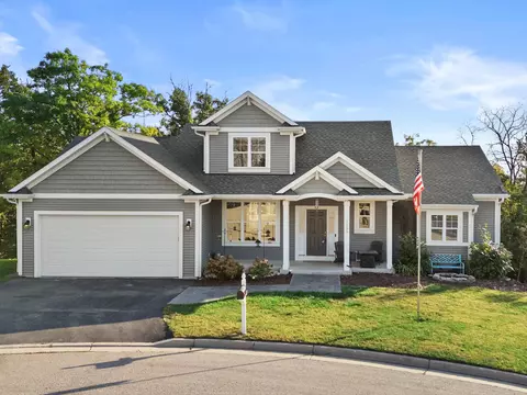 1155 La Salle, Lake Geneva, WI 53147