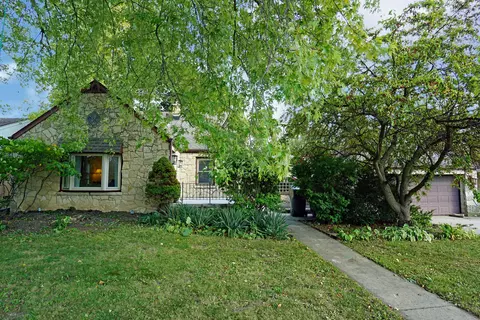 830 S 90th, West Allis, WI 53214