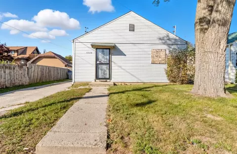 4228 W Newton, Milwaukee, WI 53206