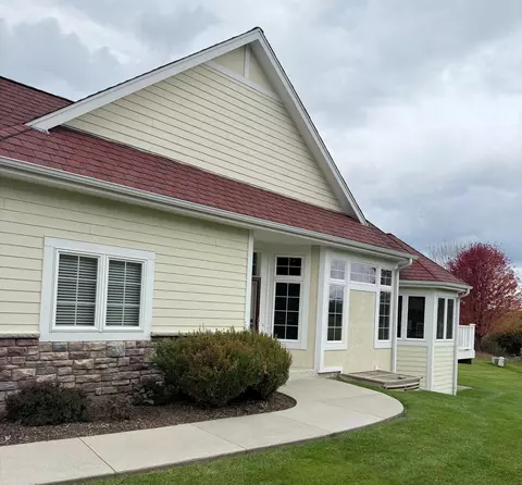3935 S Fohr, New Berlin, WI 53151