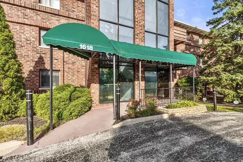 1618 S 115th #104, West Allis, WI 53214