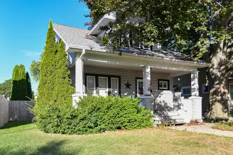 1324 Hayes, Racine, WI 53405