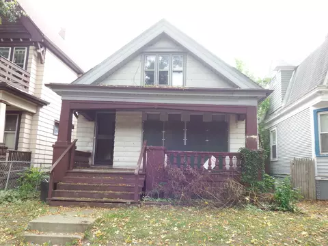 2424 N 44th, Milwaukee, WI 53210
