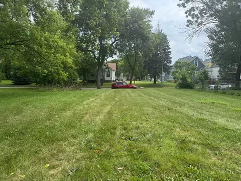 2453 N 16th, Milwaukee, WI 53206