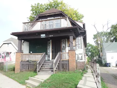 4324 W Lisbon, Milwaukee, WI 53208