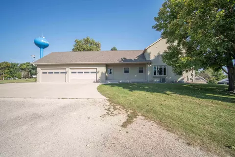 n1572 County Road W, Ashford, WI 53010