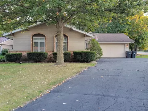 4739 W Edgerton, Greenfield, WI 53220