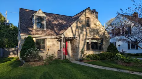 2544 N 94th, Wauwatosa, WI 53226
