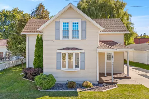 125 N 10th, Oostburg, WI 53070