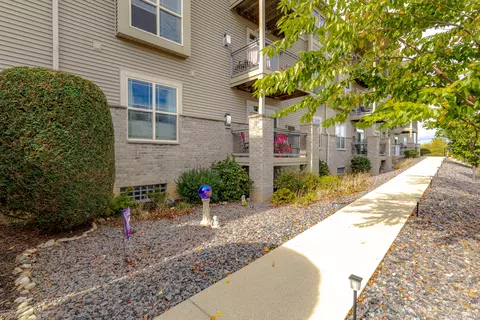 230 Hilldale #1108, Hartford, WI 53027