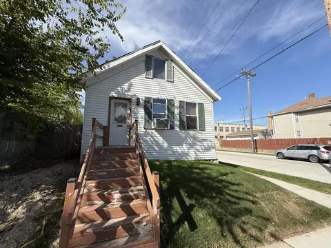 1322 Summit, Racine, WI 53404