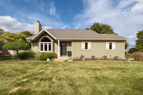 5520 W Allwood, Franklin, WI 53132