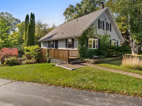 5933 Garden Grv, Wilson, WI 53081