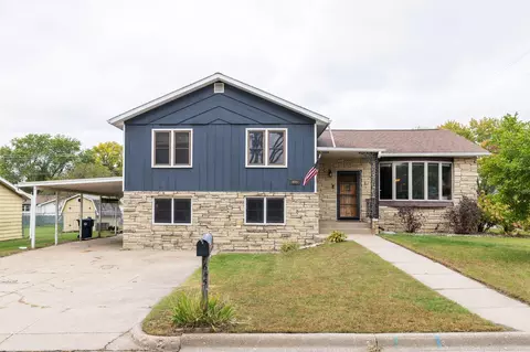 645 12th, Onalaska, WI 54650