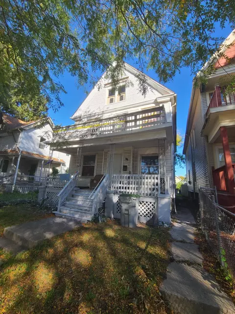 3126 N Palmer #3126A, Milwaukee, WI 53212