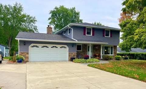 406 S S Pkwy, Brillion, WI 54110