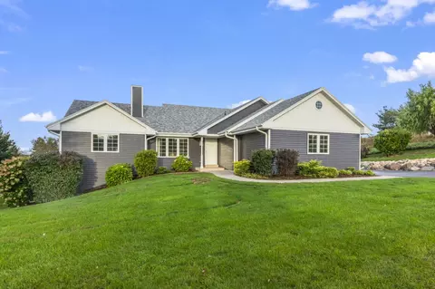 w383n8797 Blue Riv, Oconomowoc, WI 53066