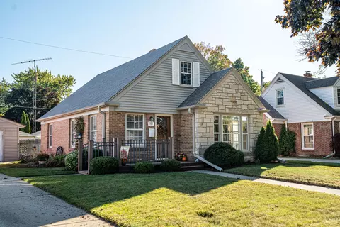 819 Florence, Racine, WI 53402