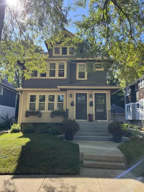6709 W Lloyd #6711, Wauwatosa, WI 53213