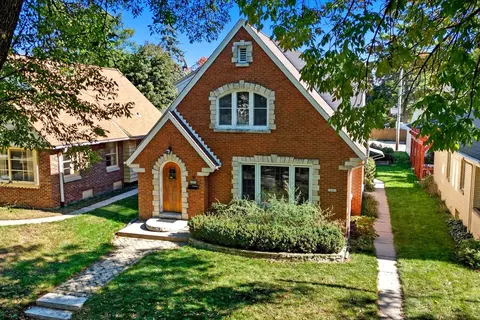 2808 N Sholes #2808A, Milwaukee, WI 53210