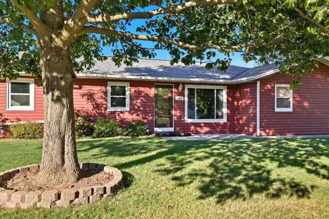 1320 Brooklane, Kewaskum, WI 53040