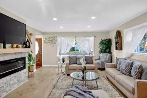 5534 W Auer, Milwaukee, WI 53216