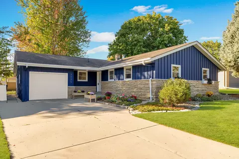 1729 Hickory, South Milwaukee, WI 53172